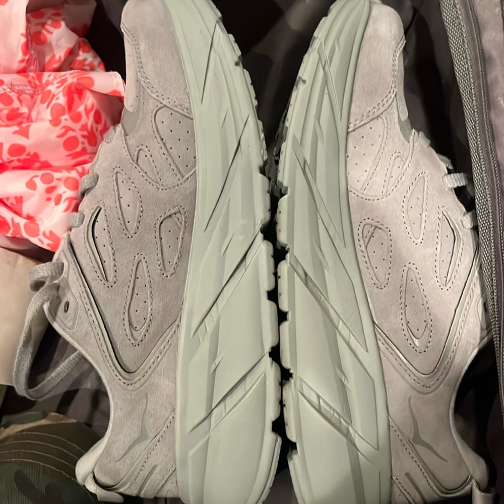 New Hoka U Clifton L Suede Limestone Grey Sneakers
